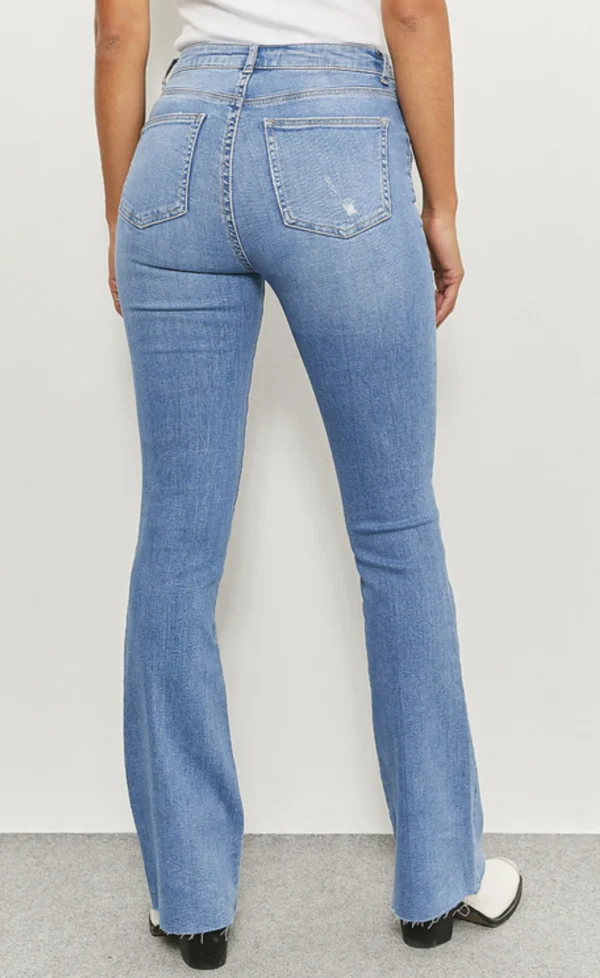 HM Frayed Hem High-Waisted Flared Jeans - Image 3