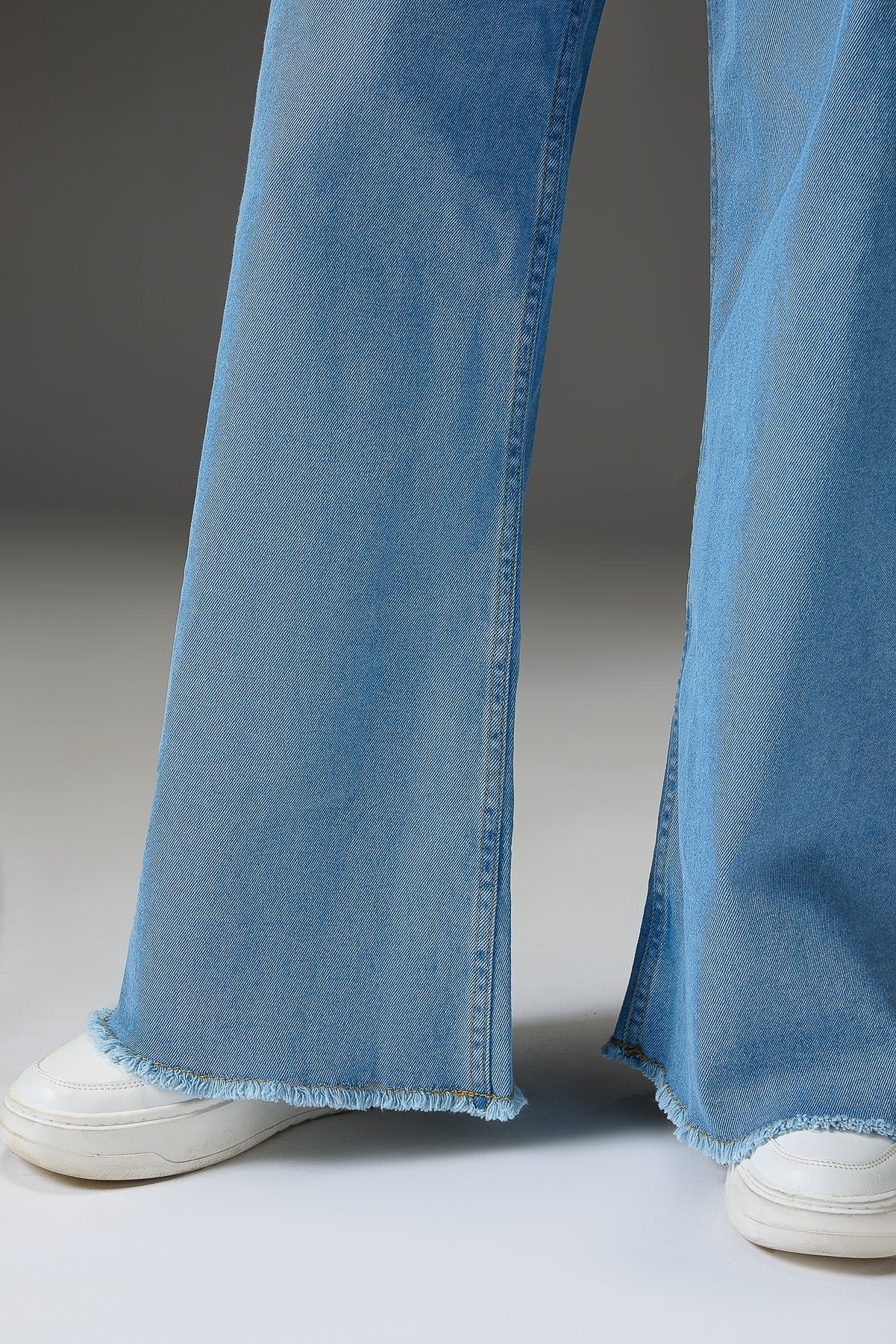 HM Light Blue Utility Pocket Wide-Leg Frayed Hem Jeans - Image 2