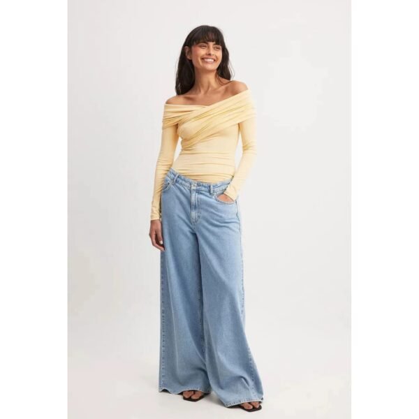 HM High-Waisted Light Blue Wide-Leg Jeans