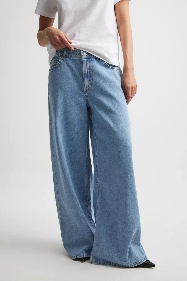 HM High-Waisted Light Blue Wide-Leg Jeans - Image 2