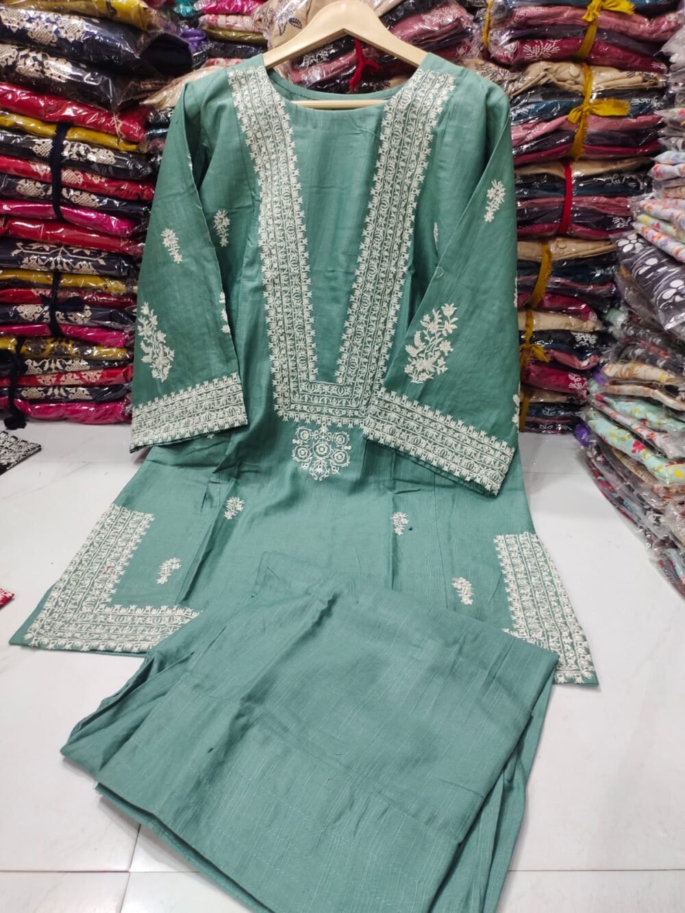Khaddar 2PC Stitched Suit with Farshi Salwar - Image 2
