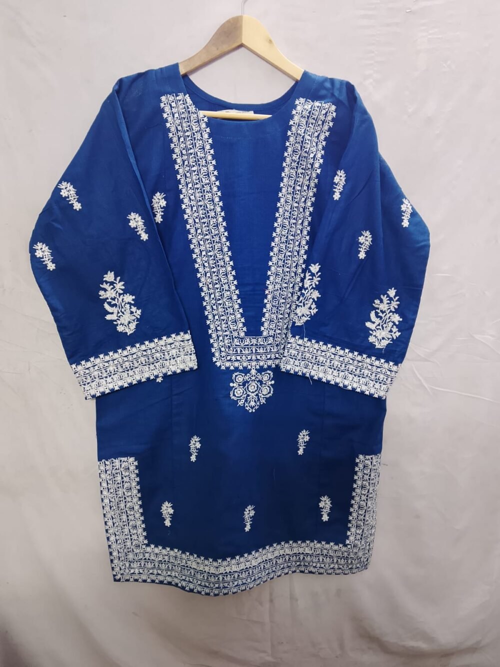 Khaddar 2PC Stitched Suit with Farshi Salwar - Image 10