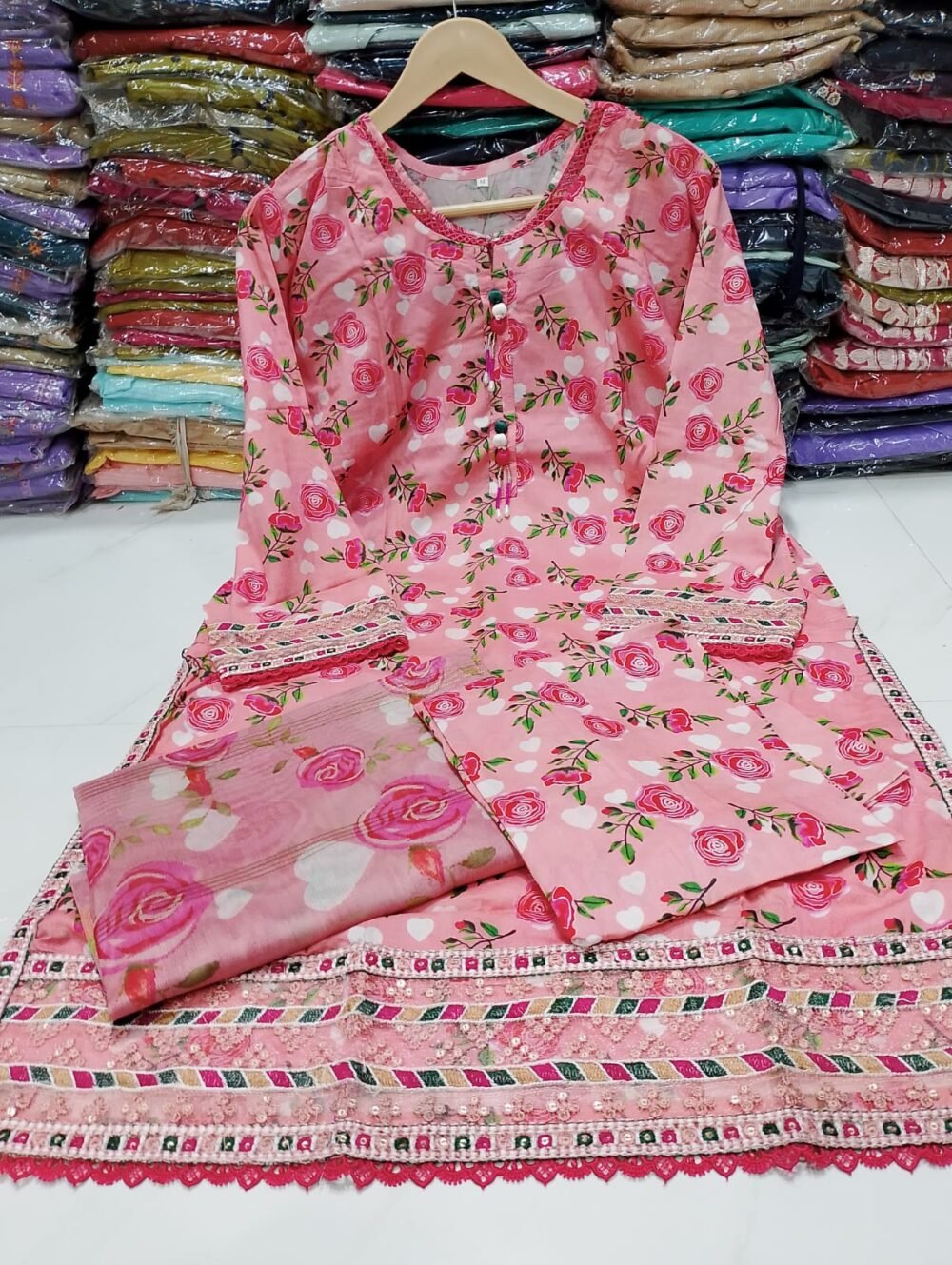 Embroidered Lawn 3PC Suit - Image 2